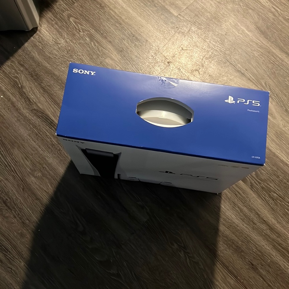 PS5 box